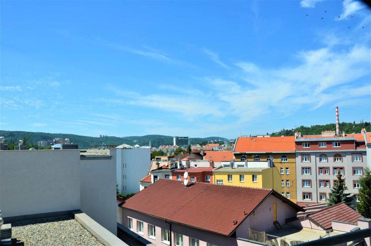 New Apartment With Garage Parking Brno Extérieur photo